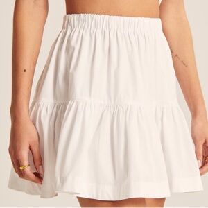 Abercrombie and Fitch White Poplin Volume Mini Skirt Large NWT